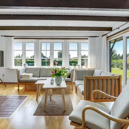 3 Bedroom Cozy In