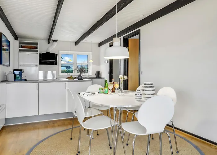 Сasa de vacaciones 3 Bedroom Cozy In *