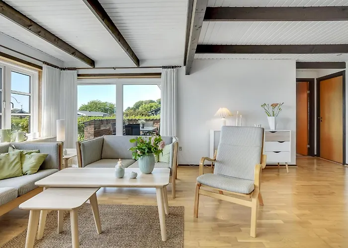 3 Bedroom Cozy In Сasa de vacaciones *